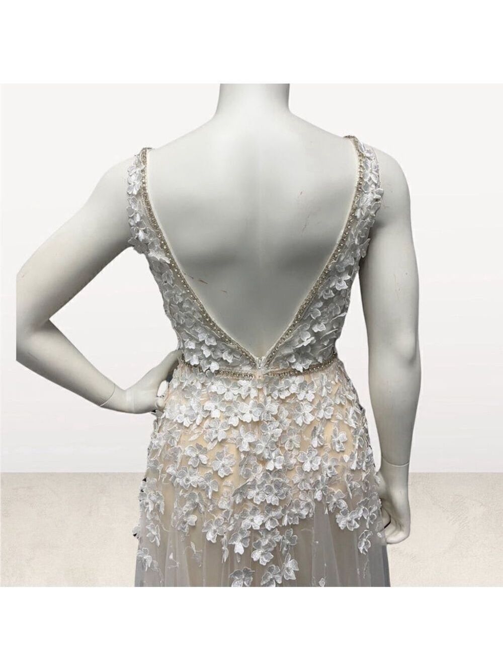 Mac Duggal Embellished Ivory and Peach Floral Appliqué Size 12 Style 22845 NWOT - Picture 10 of 16